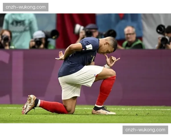 澳大利亚队萨姆·克尔头球破门 第70个国家队进球展现射手本色 澳大利亚队萨姆·克尔头球破门 第70个国家队进球展现射手本色